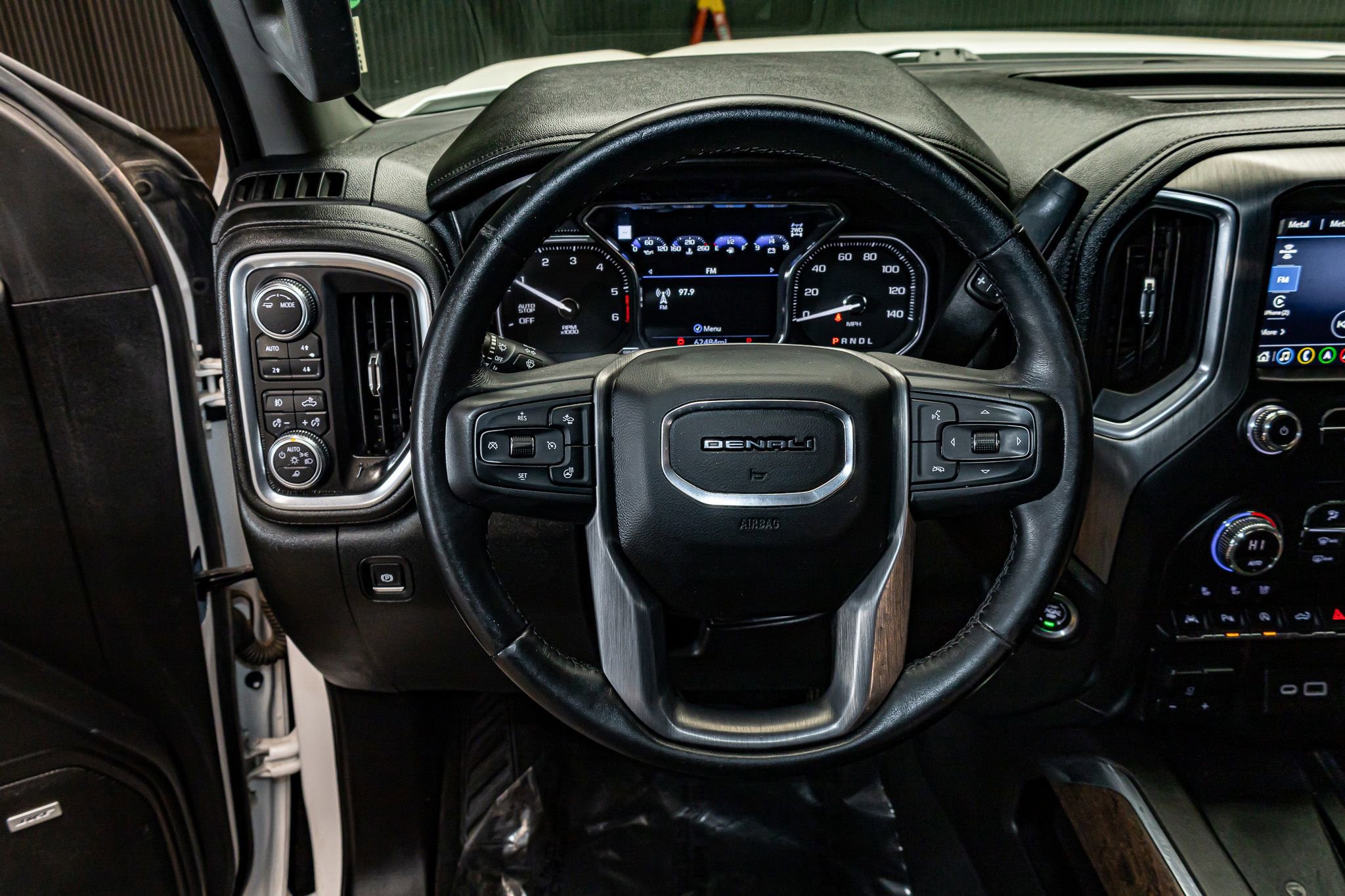 Used 2021 GMC Sierra 1500 Denali w/ Denali Ultimate Package image 15