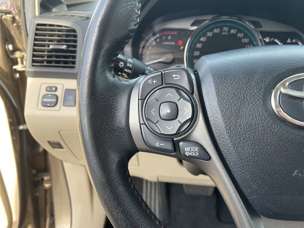Used 2013 Toyota Venza XLE w/ XLE Premium Pkg image 16