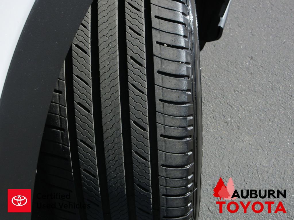 Certified 2025 Toyota Highlander LE image 4