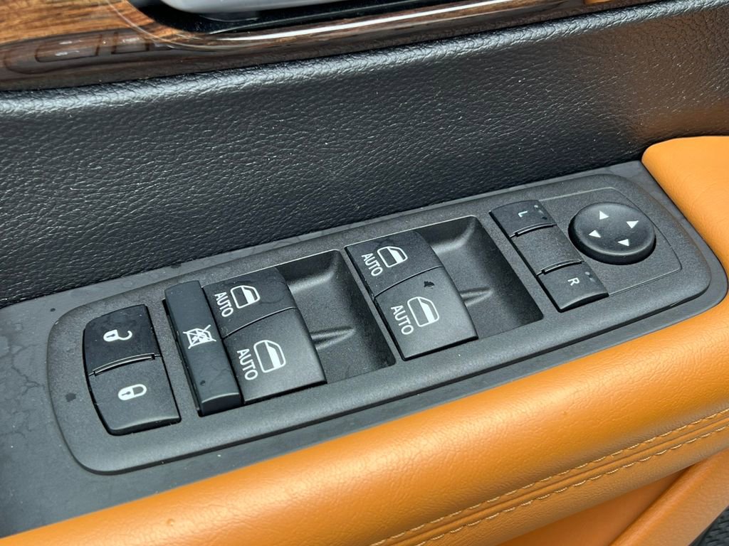 Used 2022 Chrysler Pacifica Pinnacle AWD/4WD image 24