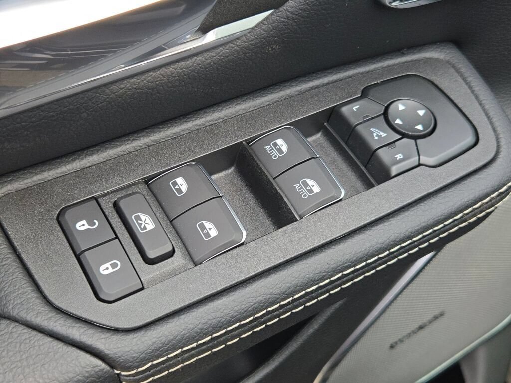 New 2027 RAM 1500 Laramie AWD/4WD image 19