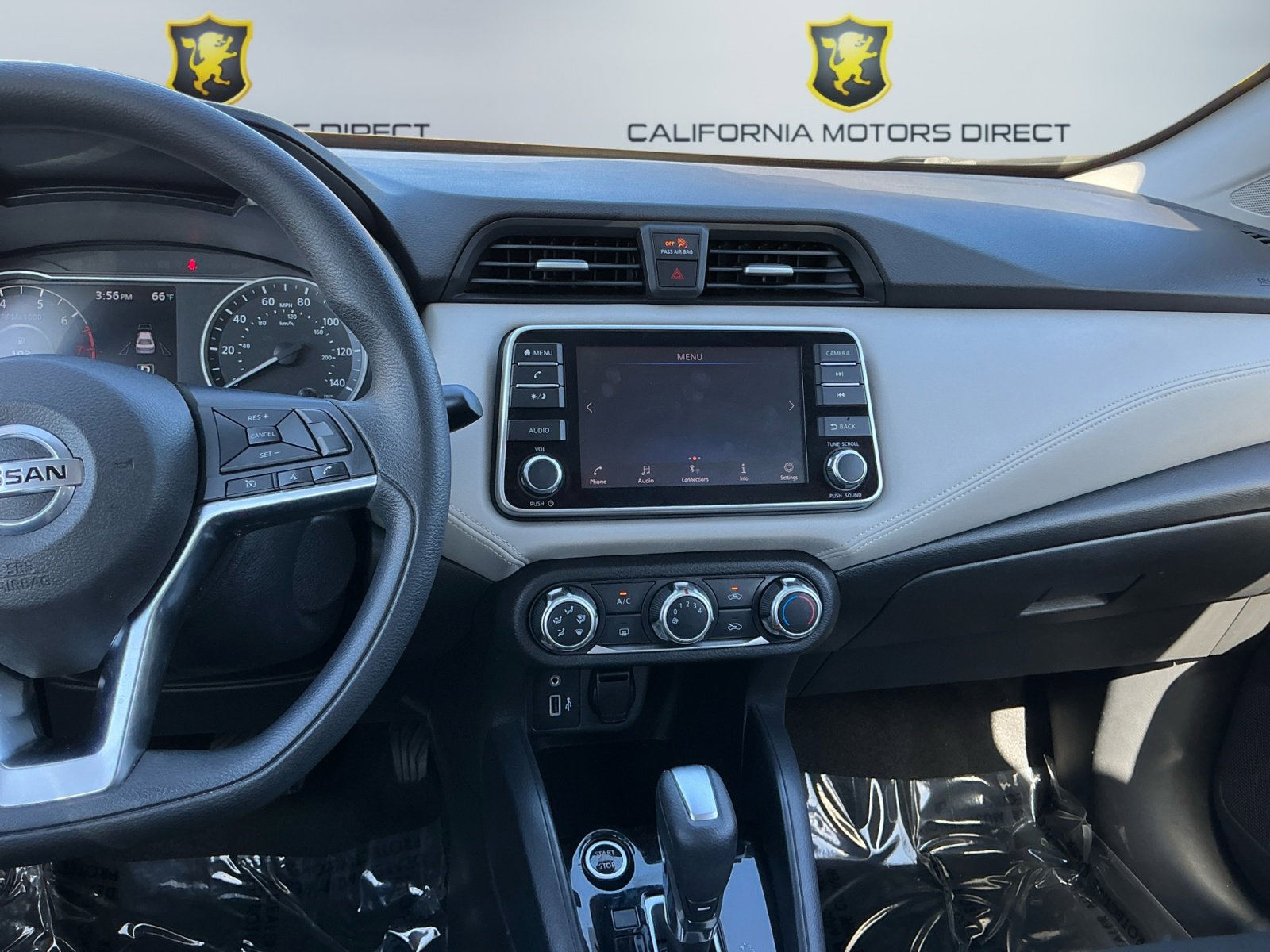 Used 2020 Nissan Versa SV w/ Trunk Package image 13