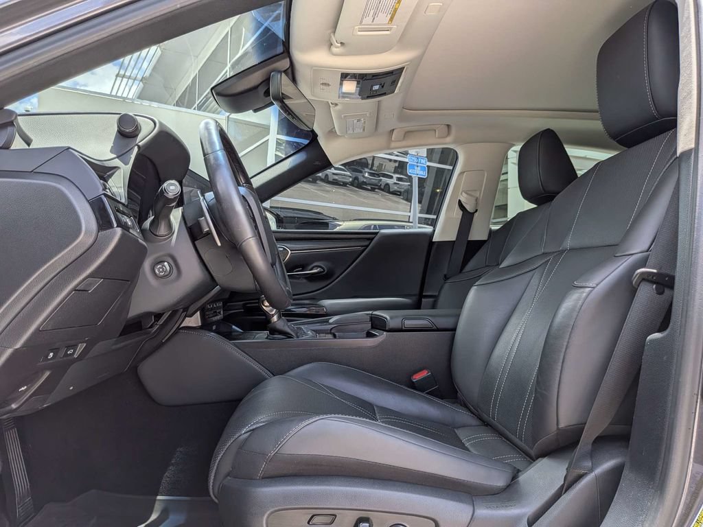 Used 2022 Lexus ES 350 Ultra Luxury w/ Accessory Package 2 FWD video 2