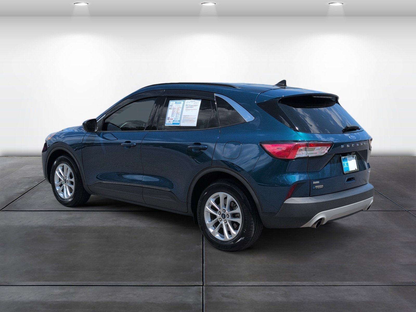 Used 2020 Ford Escape SE image 3