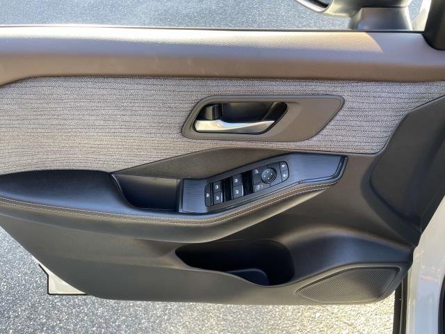 Certified 2023 Nissan Rogue SV image 17