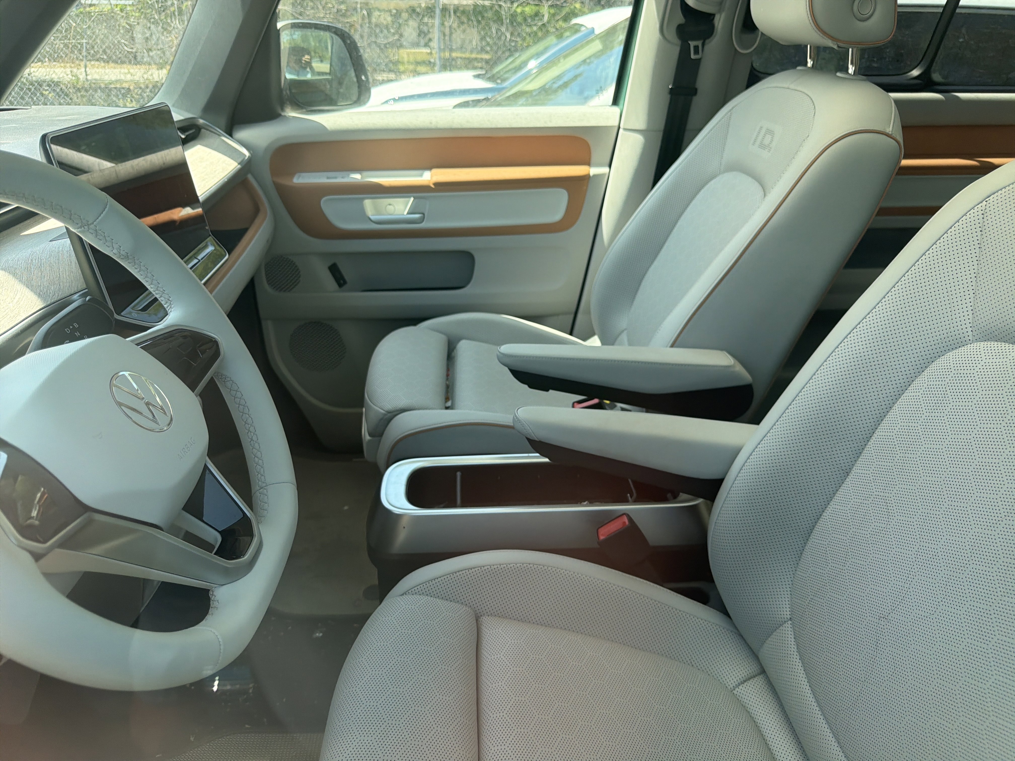 Used 2025 Volkswagen ID. Buzz 1st Edition AWD/4WD image 5