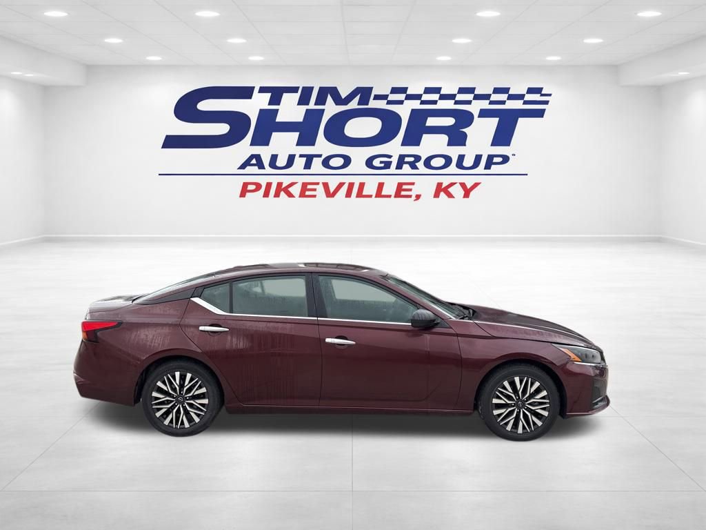 Used 2024 Nissan Altima 2.5 SV image 4