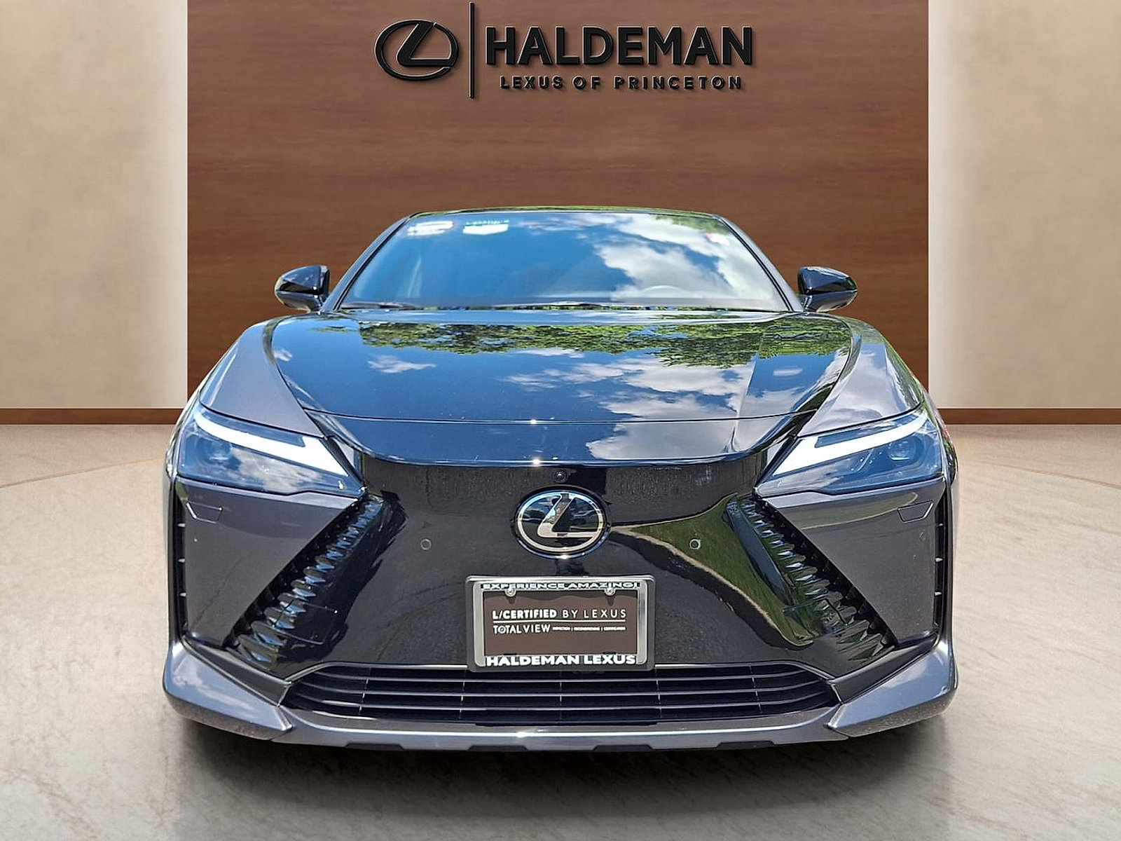 Certified 2023 Lexus RZ 450e Premium w/ Technology Package AWD/4WD image 2