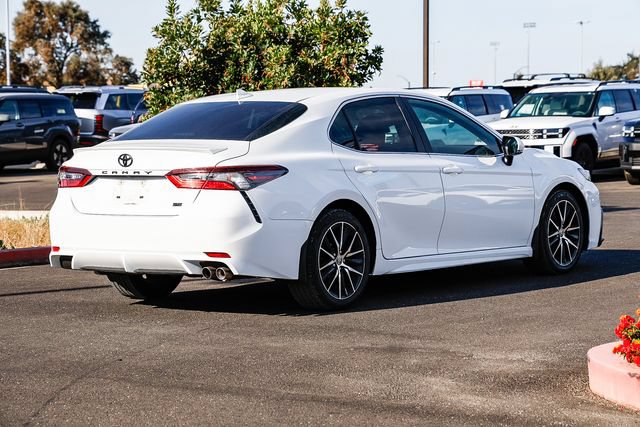 Used 2022 Toyota Camry SE FWD image 5