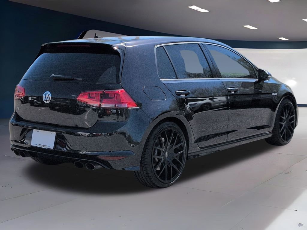 Used 2017 Volkswagen Golf R 4-Door image 3