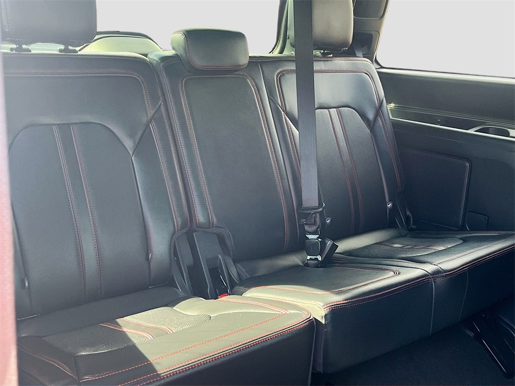 Used 2024 Ford Expedition Limited image 28