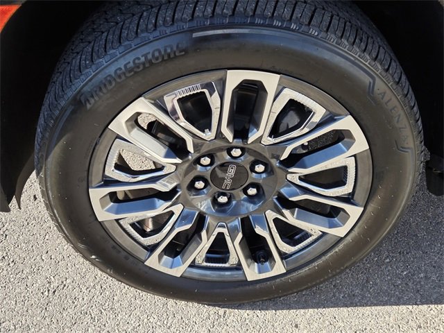 Certified 2023 GMC Yukon Denali Ultimate image 9