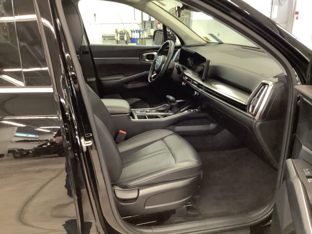Used 2025 Kia Sorento S w/ Panoramic Sunroof Package AWD/4WD image 11