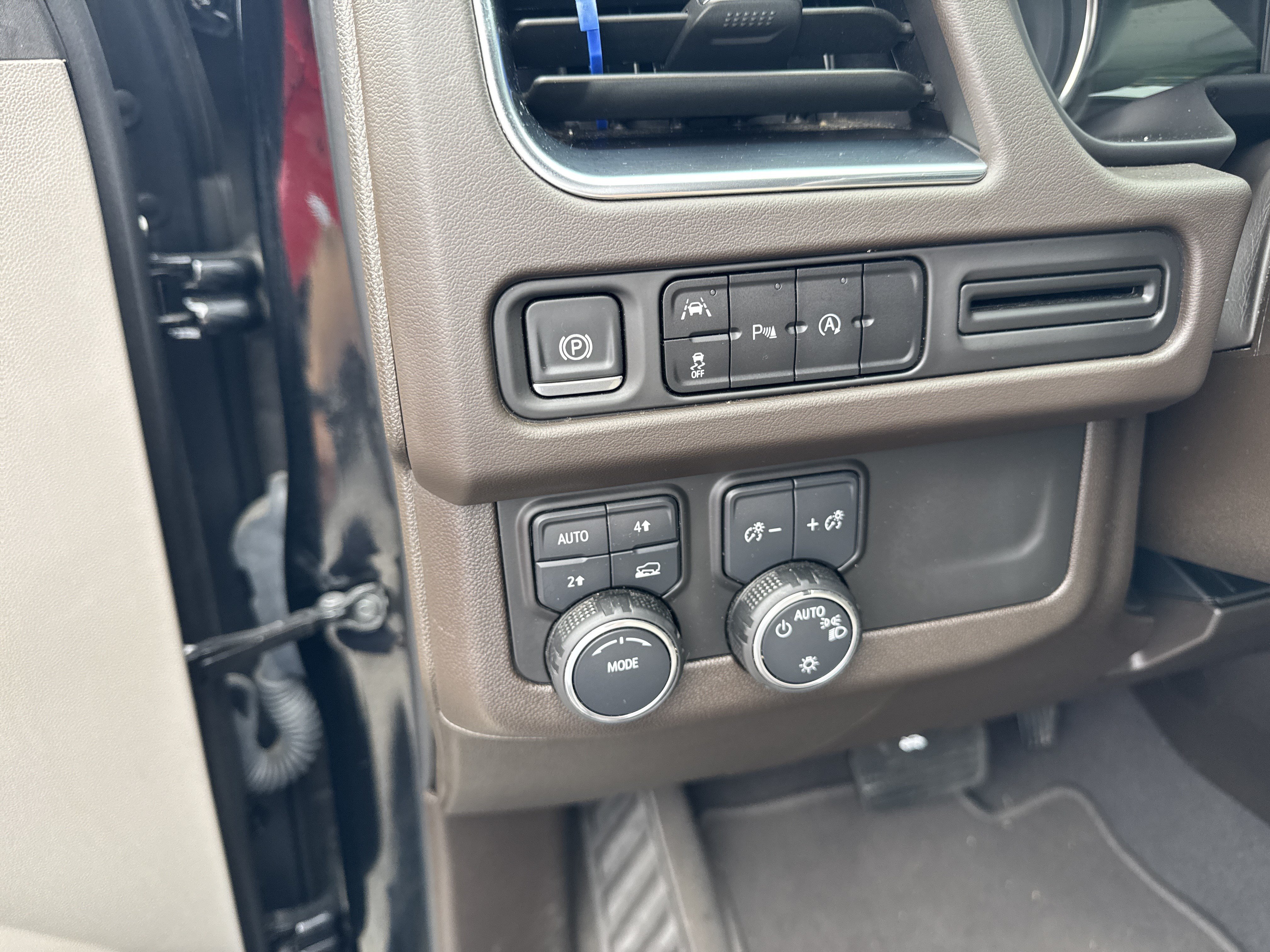 Used 2024 Chevrolet Tahoe LS w/ Driver Alert Package AWD/4WD image 13