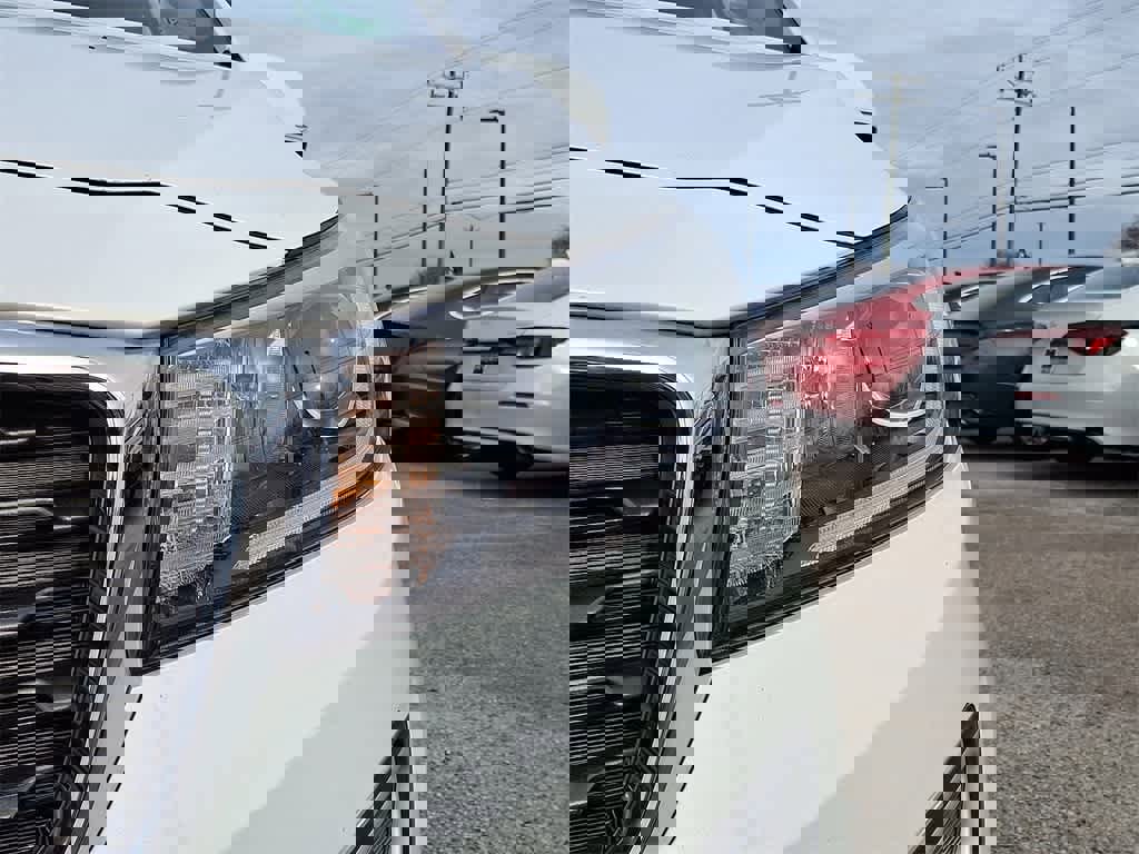 Used 2019 Kia Sedona EX image 9