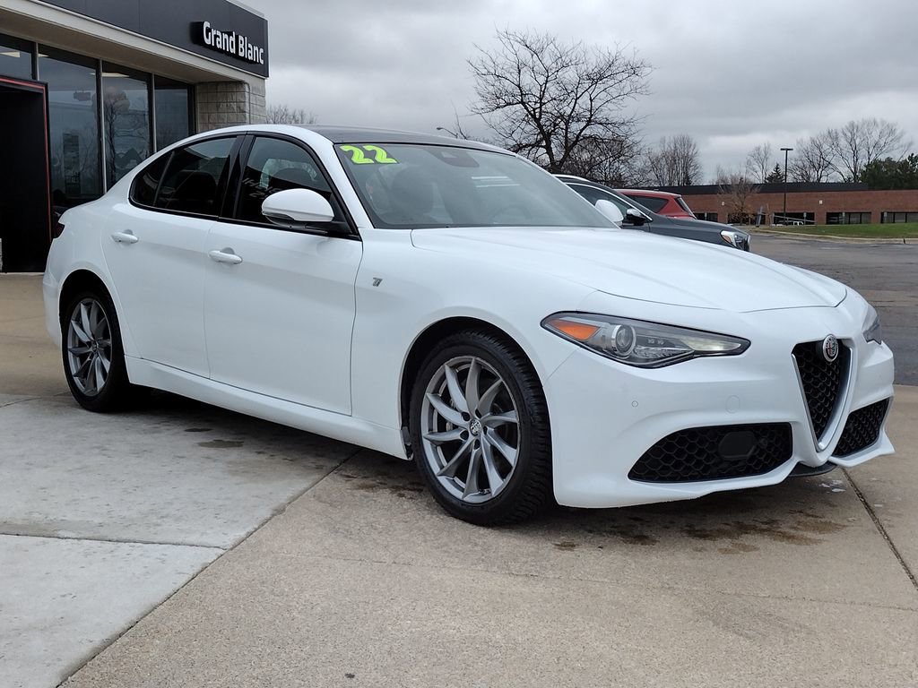 Used 2022 Alfa Romeo Giulia Ti image 4