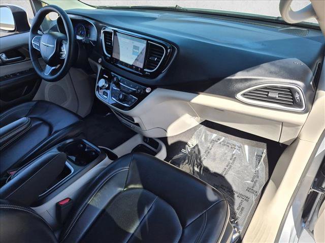 Used 2023 Chrysler Pacifica Touring-L FWD image 29