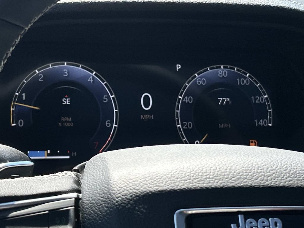 Certified 2025 Jeep Grand Cherokee Limited AWD/4WD image 25