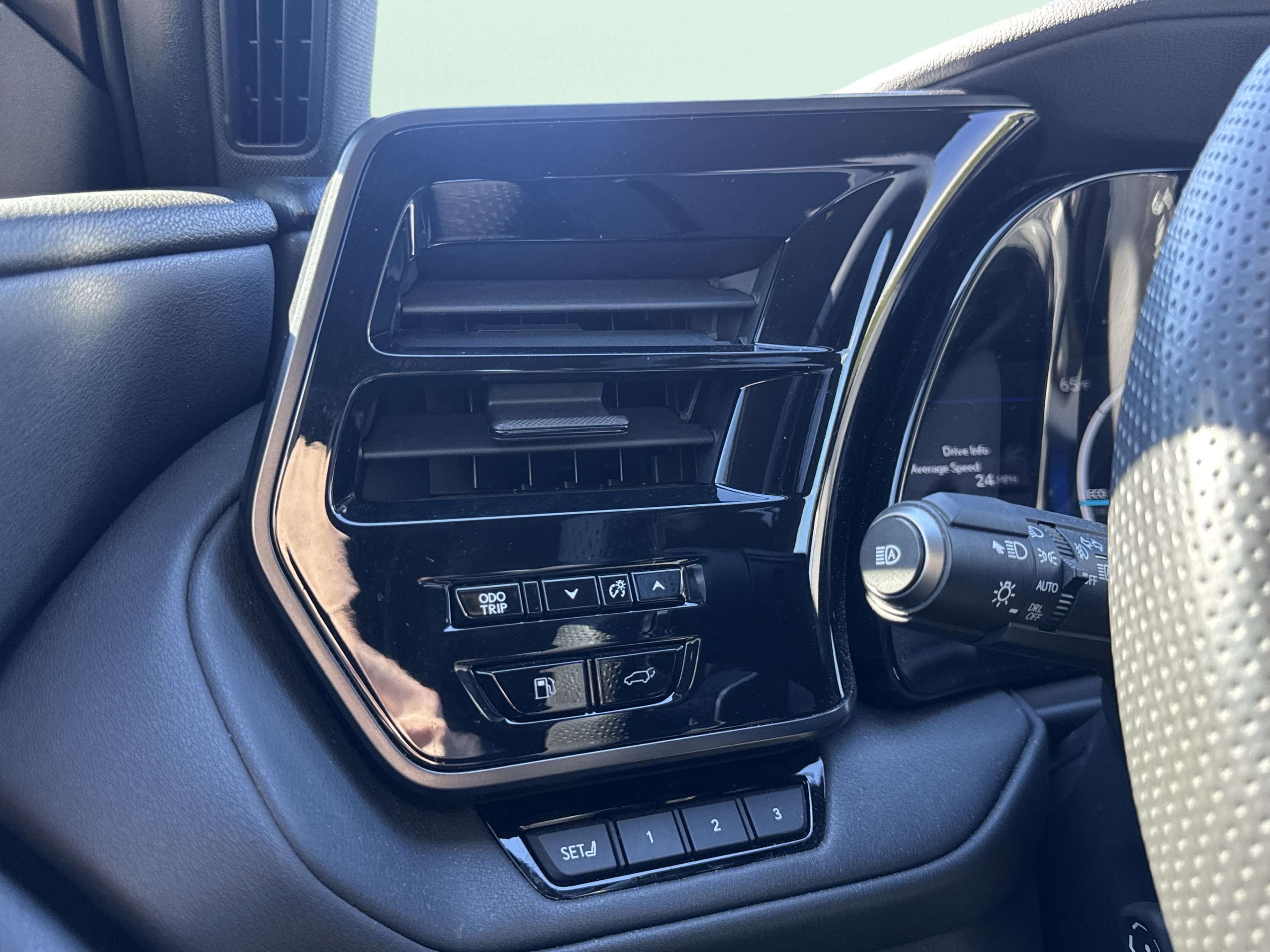 Used 2024 Lexus TX 500h AWD w/ Technology Package image 37