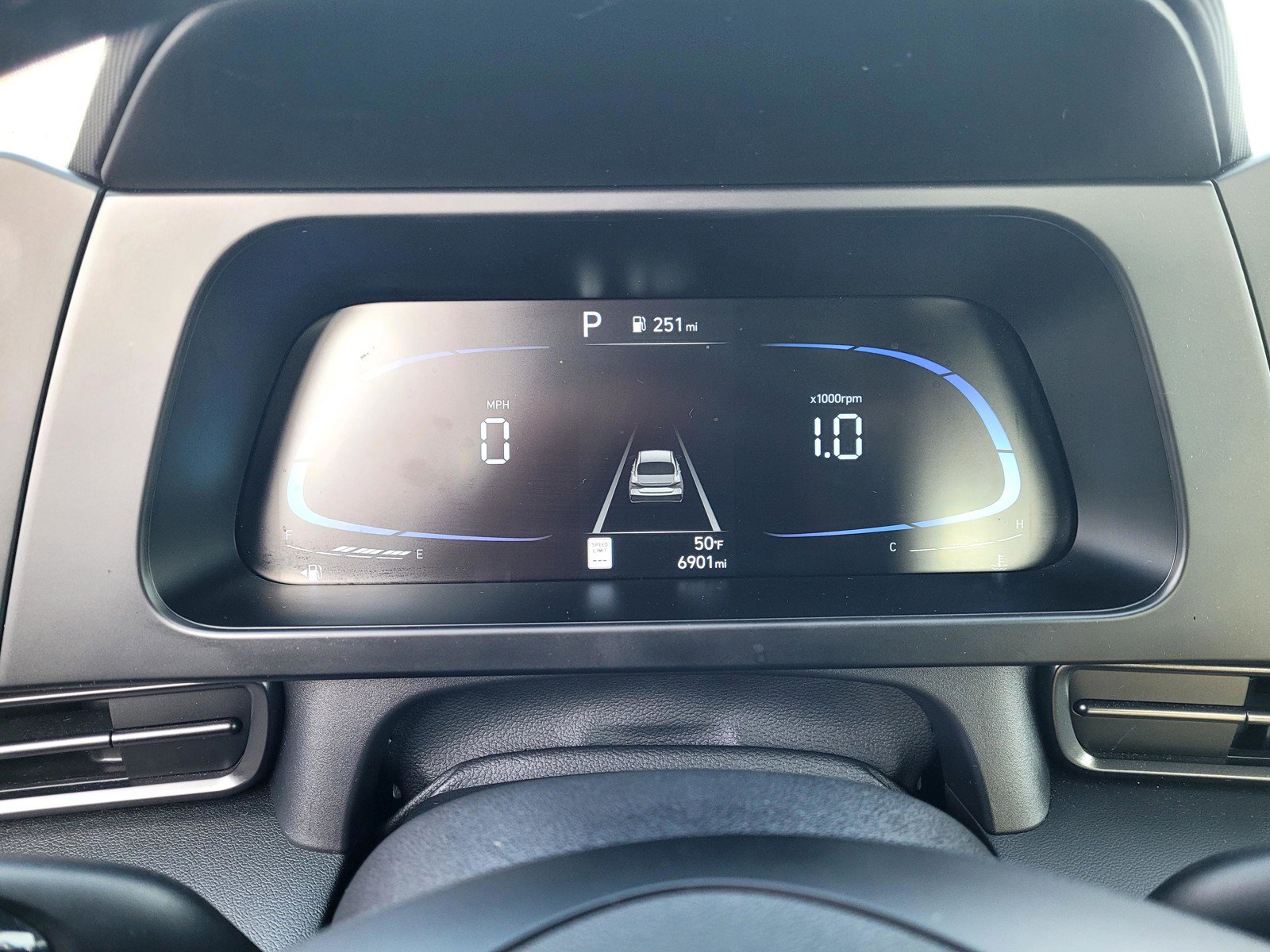 Certified 2025 Hyundai Elantra Sport w/ Cargo Package image 20