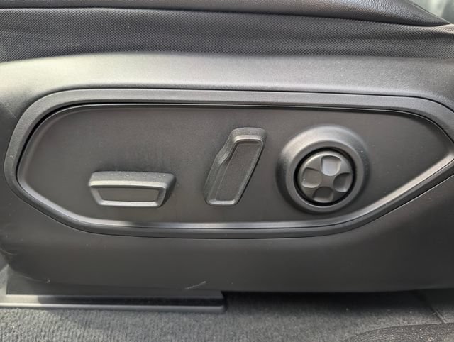 Used 2022 Jeep Grand Cherokee Limited AWD/4WD image 16