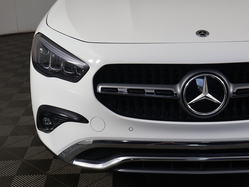 Used 2024 Mercedes-Benz GLA 250 4MATIC w/ Winter Heating Package image 11