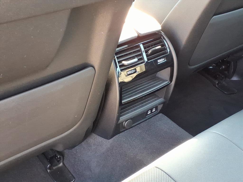 Used 2023 BMW 530e xDrive w/ Convenience Package image 11
