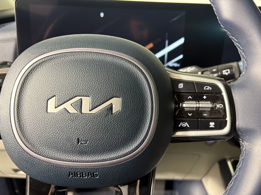 Used 2025 Kia Carnival SX image 23