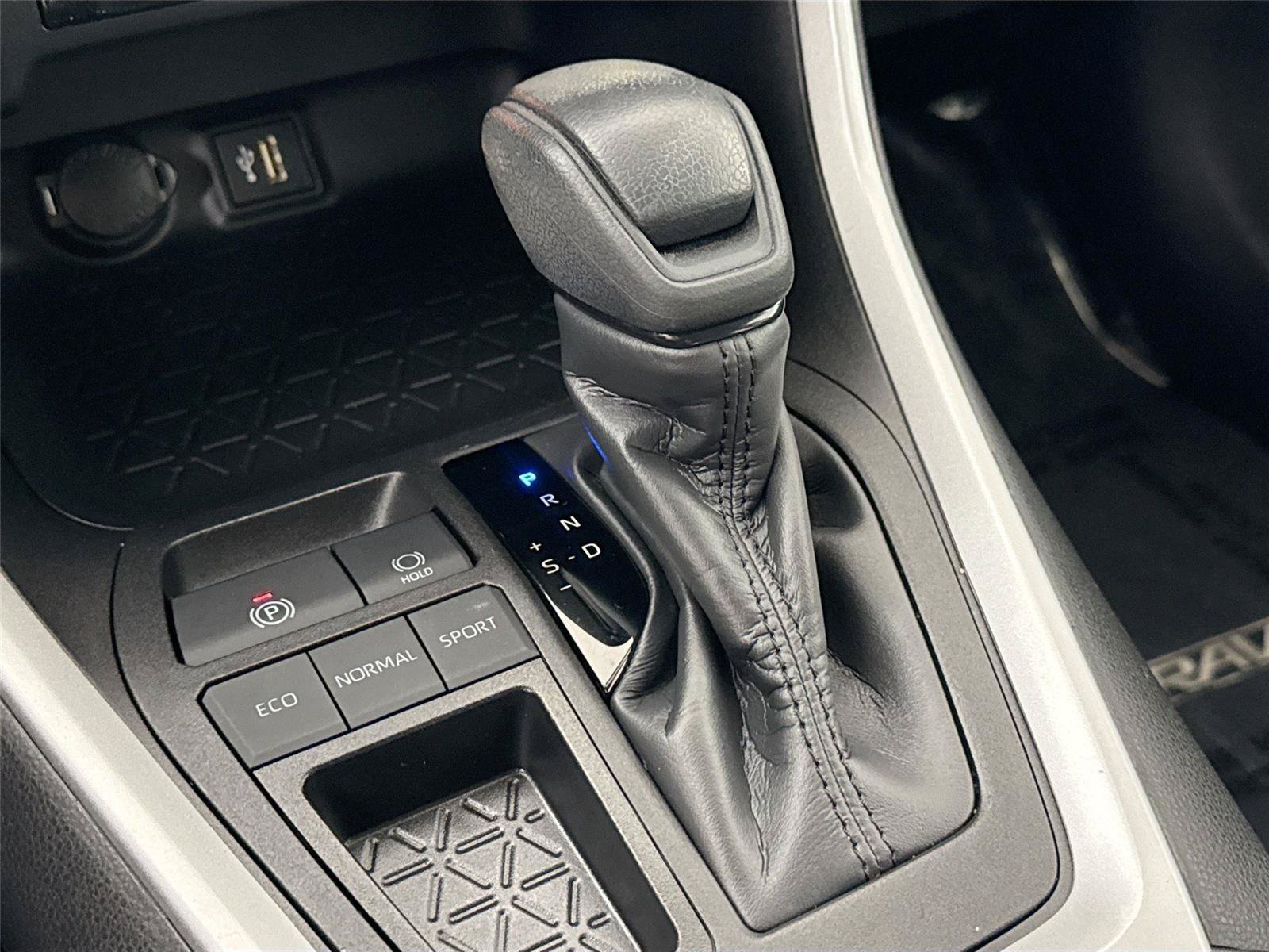 Certified 2023 Toyota RAV4 LE FWD image 23