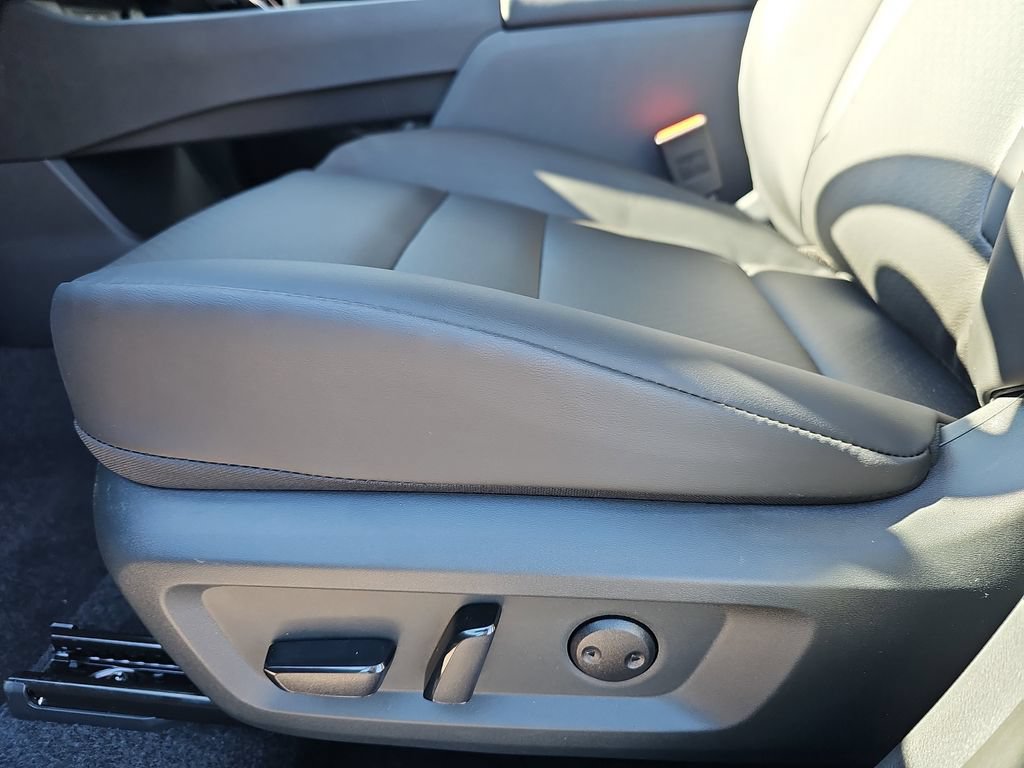 New 2026 Nissan Rogue Dark Armor FWD image 32