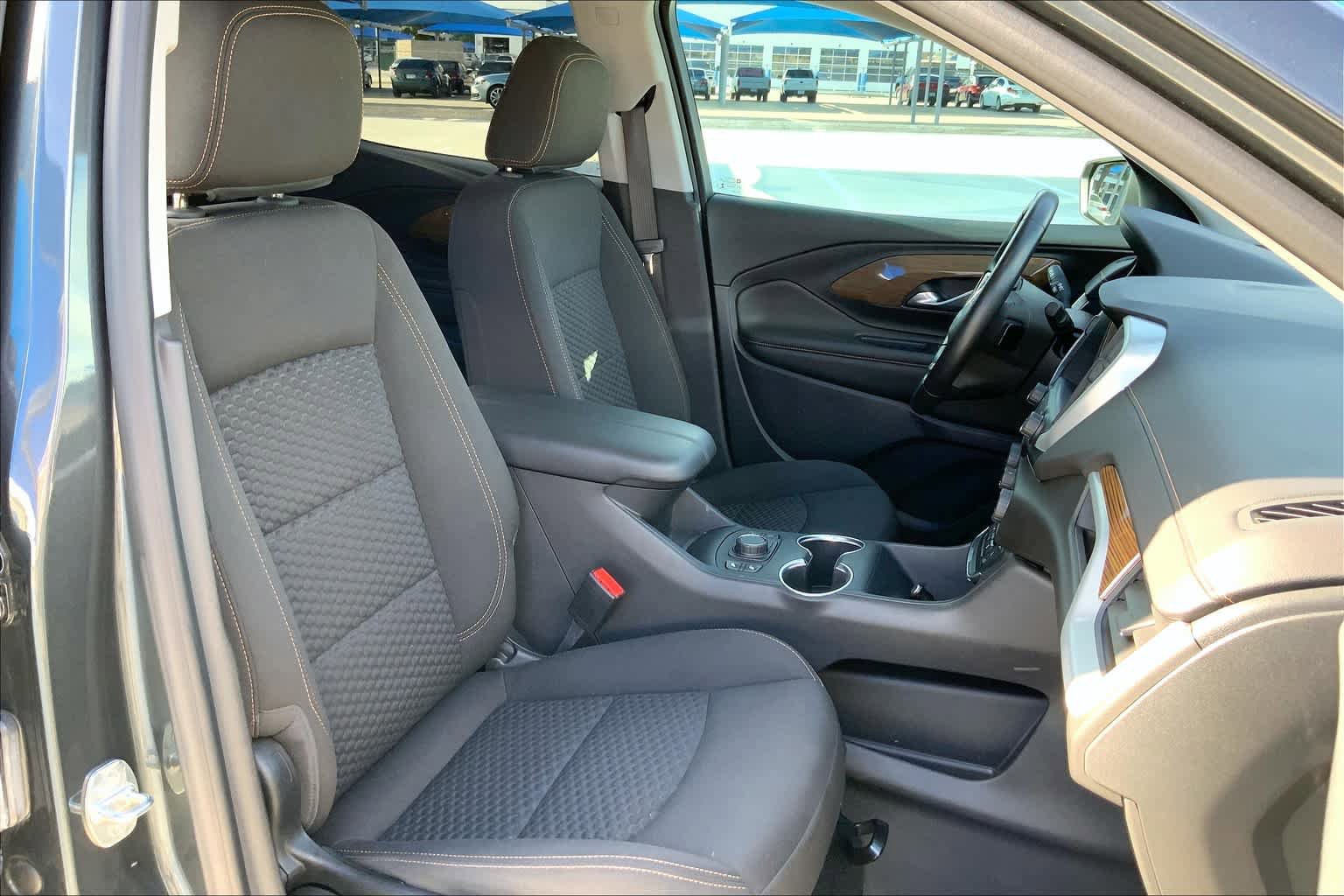 Used 2020 GMC Terrain SLE w/ Driver Convenience Package FWD image 8