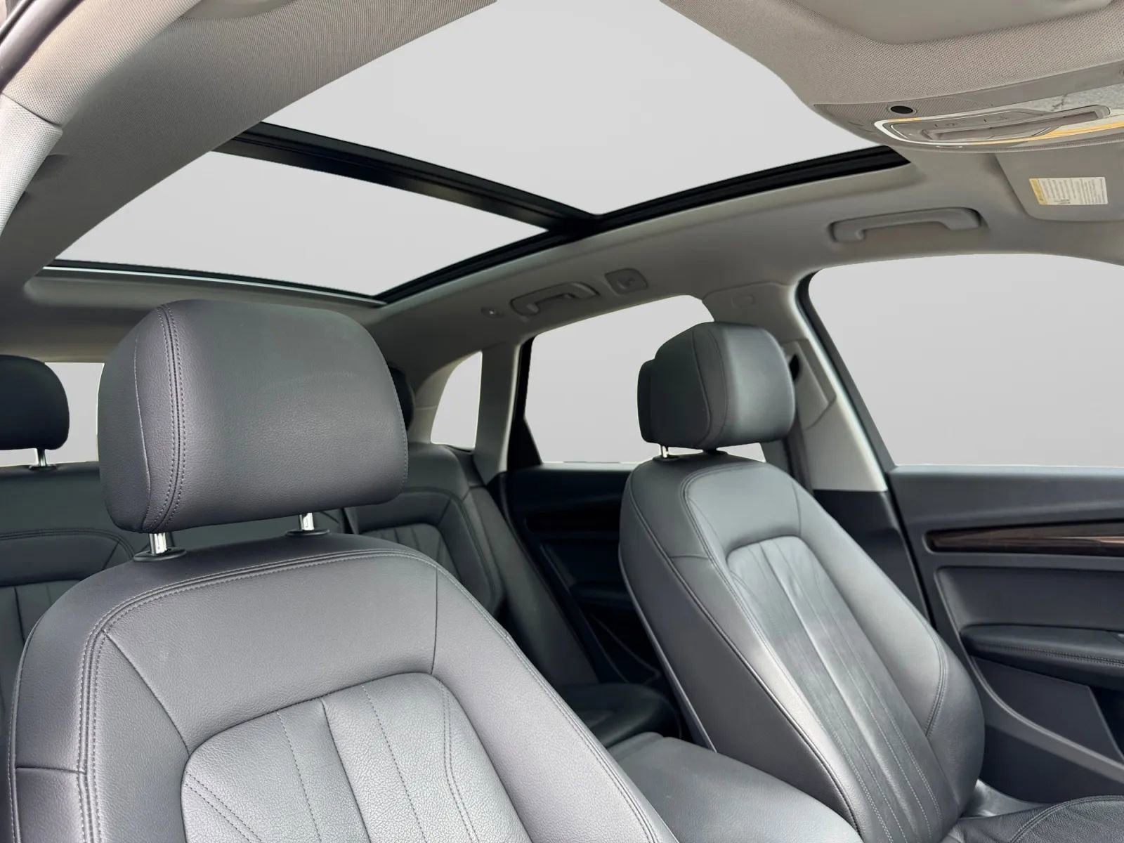 Used 2018 Audi Q5 Prestige w/ Prestige Package image 37