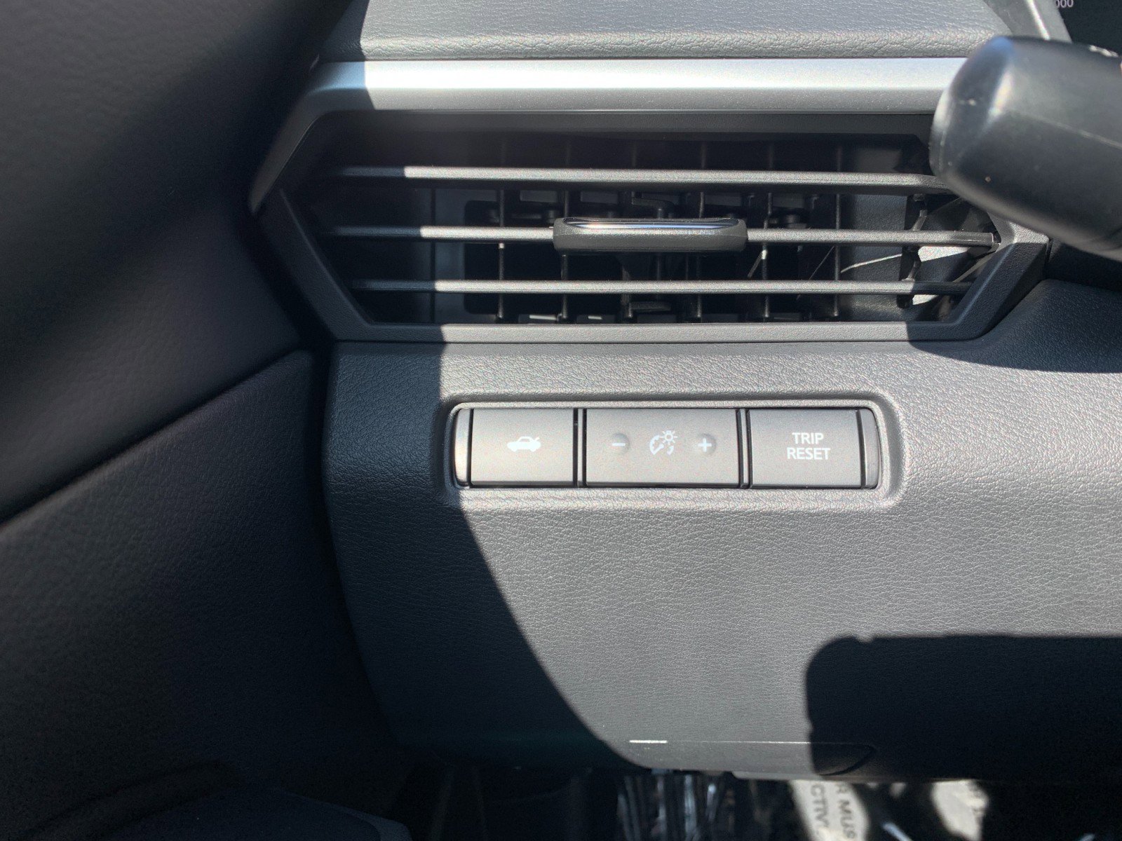 Used 2022 Nissan Altima 2.5 SR image 12