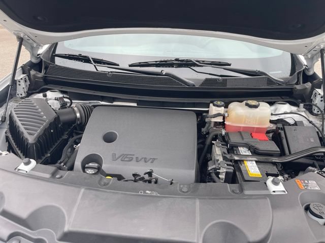 Used 2023 Chevrolet Traverse LT FWD image 39