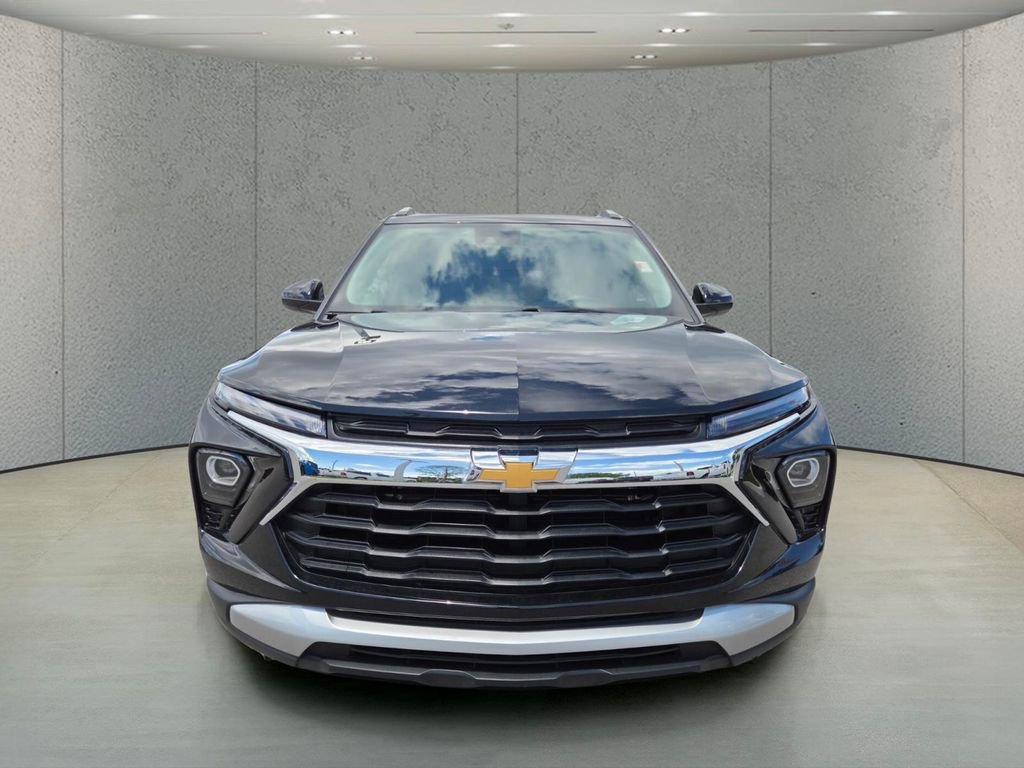 Used 2024 Chevrolet TrailBlazer LT w/ LT Cold Weather Package FWD image 8