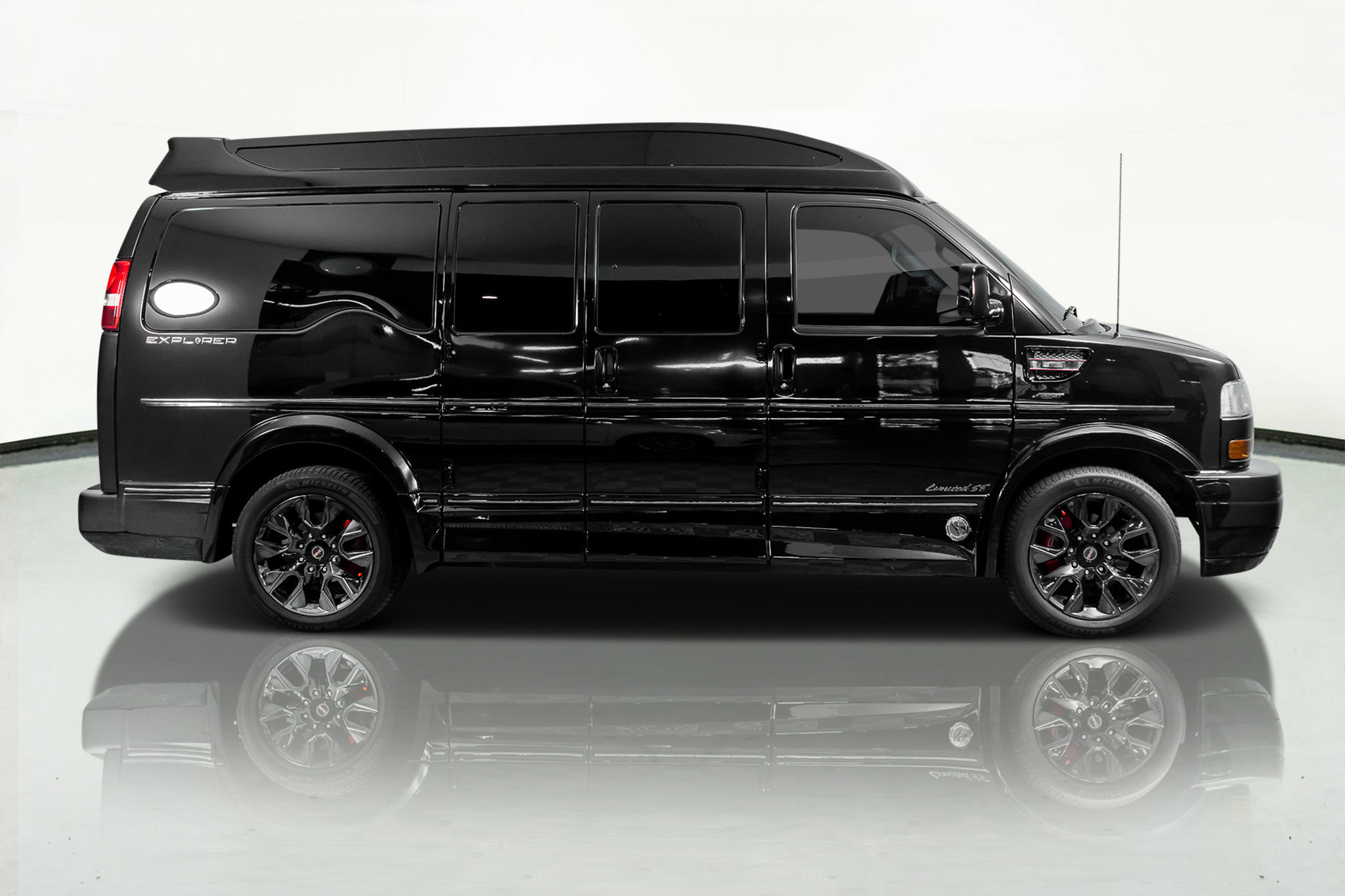 Used 2023 GMC Savana 2500 Conversion Van image 5