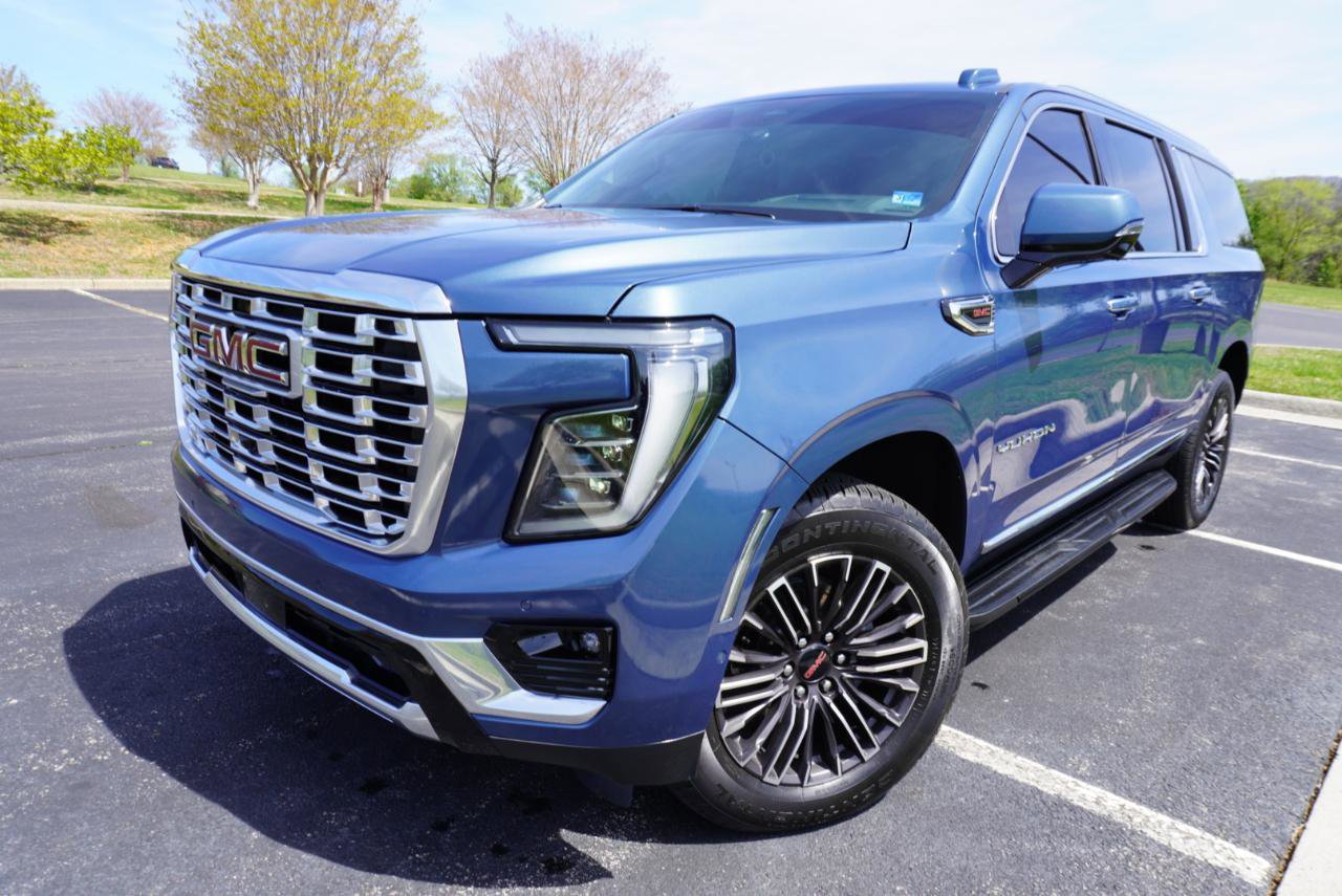 Used 2026 GMC Yukon XL Elevation w/ Elevation Premium Package AWD/4WD image 5