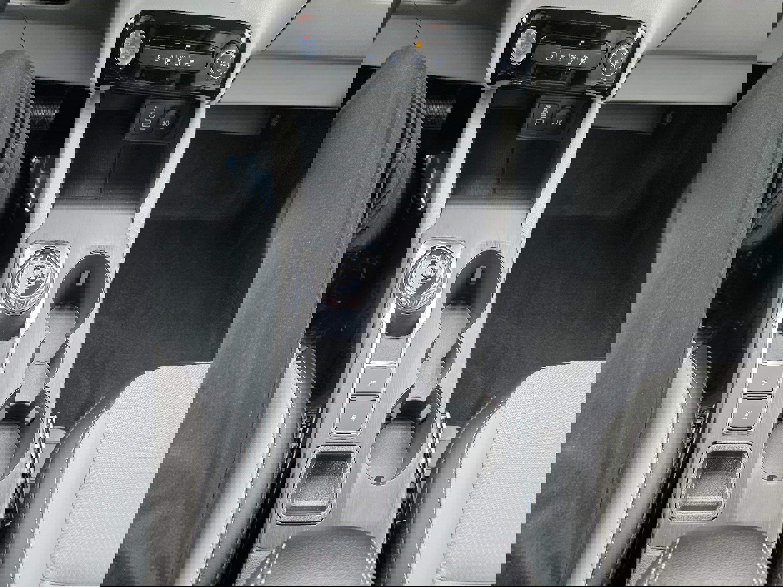 New 2026 Ford Escape SE image 19