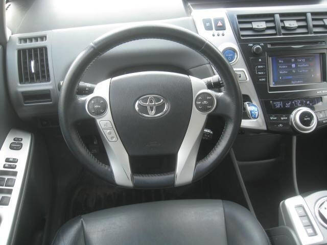Used 2013 Toyota Prius V Five image 15