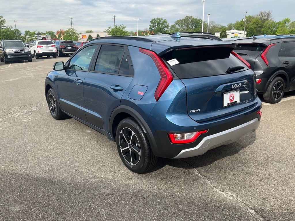 Certified 2025 Kia Niro EX image 5