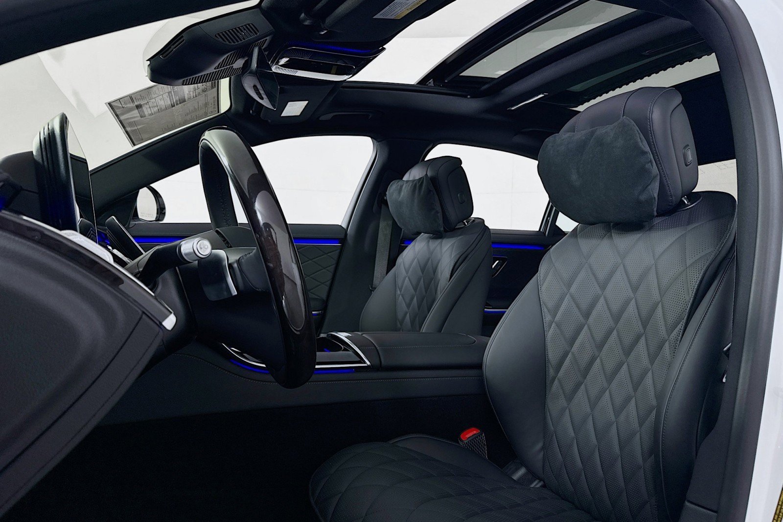 New 2026 Mercedes-Benz S 580e 4MATIC Sedan image 16