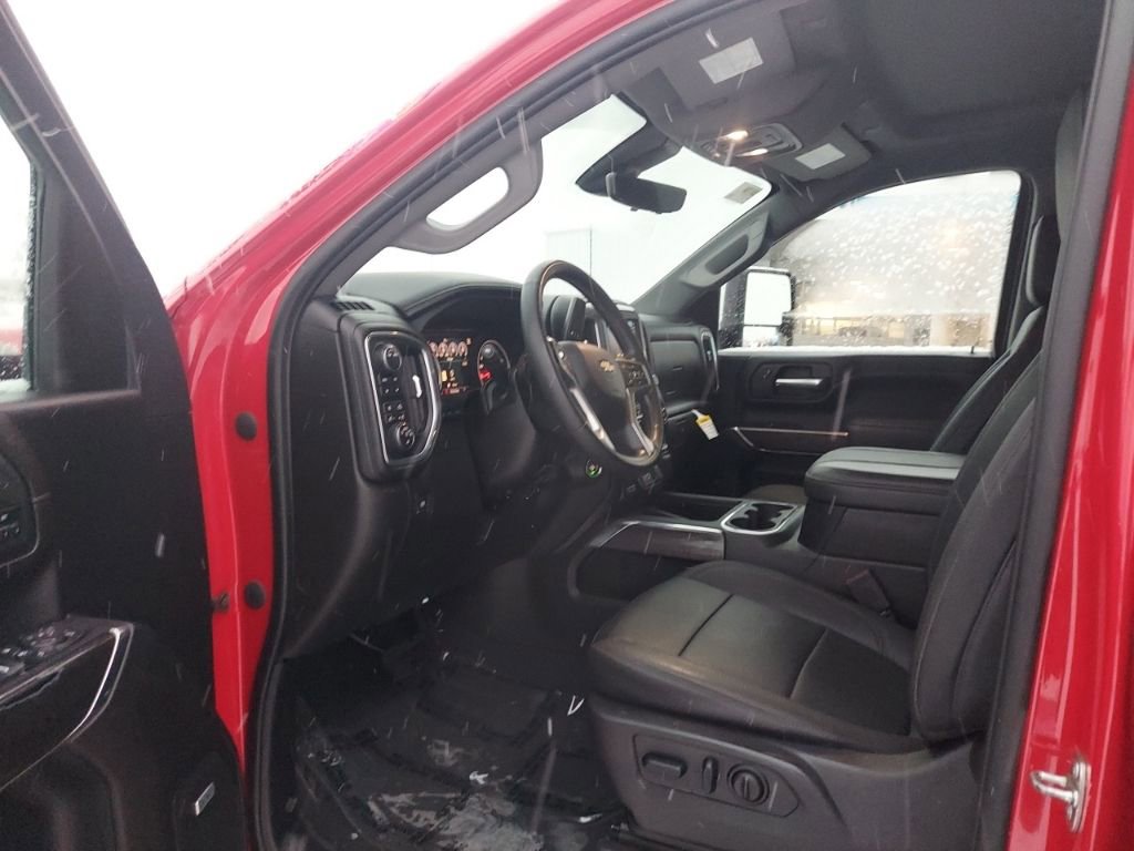 Used 2023 Chevrolet Silverado 3500 LTZ w/ LTZ Convenience Package image 9