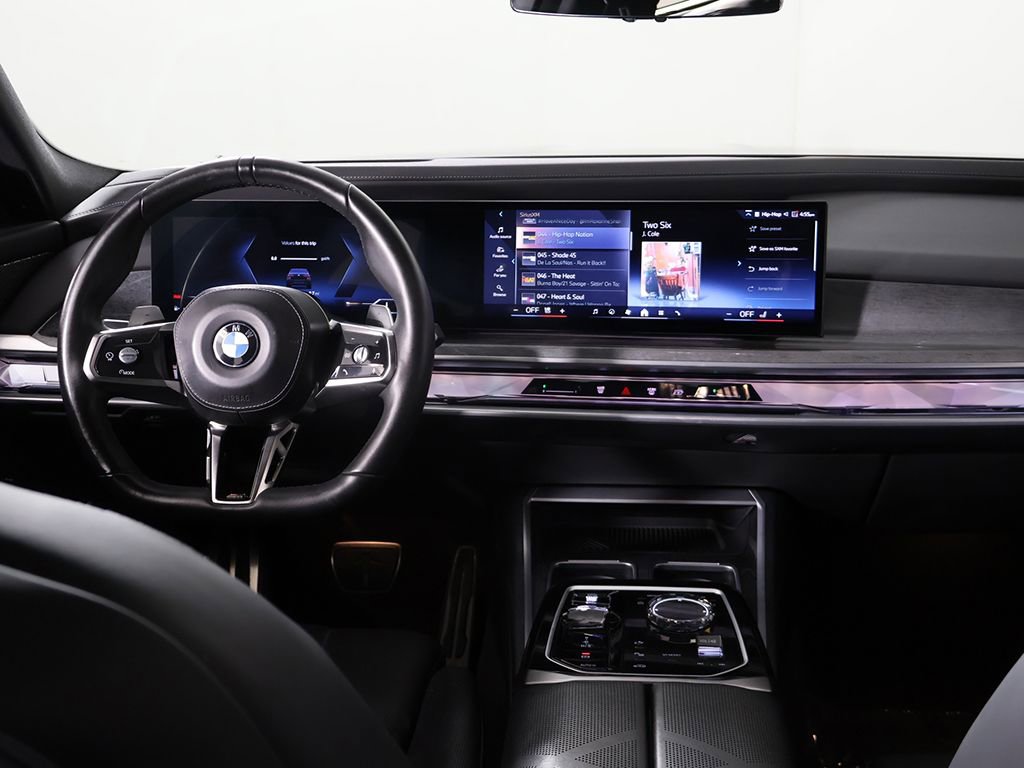 Used 2023 BMW 760i xDrive w/ Luxury Rear Seating Package AWD/4WD image 33