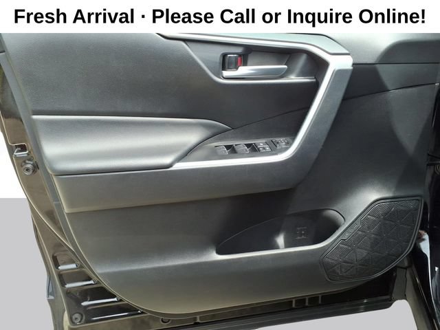 Used 2025 Toyota RAV4 XLE FWD image 10