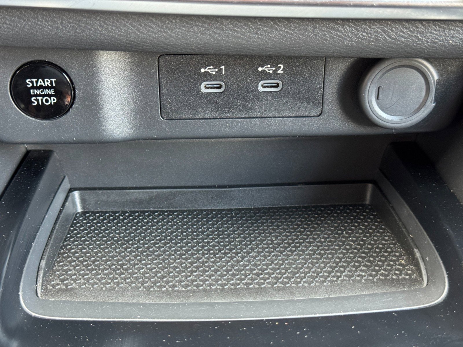 Used 2024 Nissan Rogue SV w/ SV Premium Package image 25