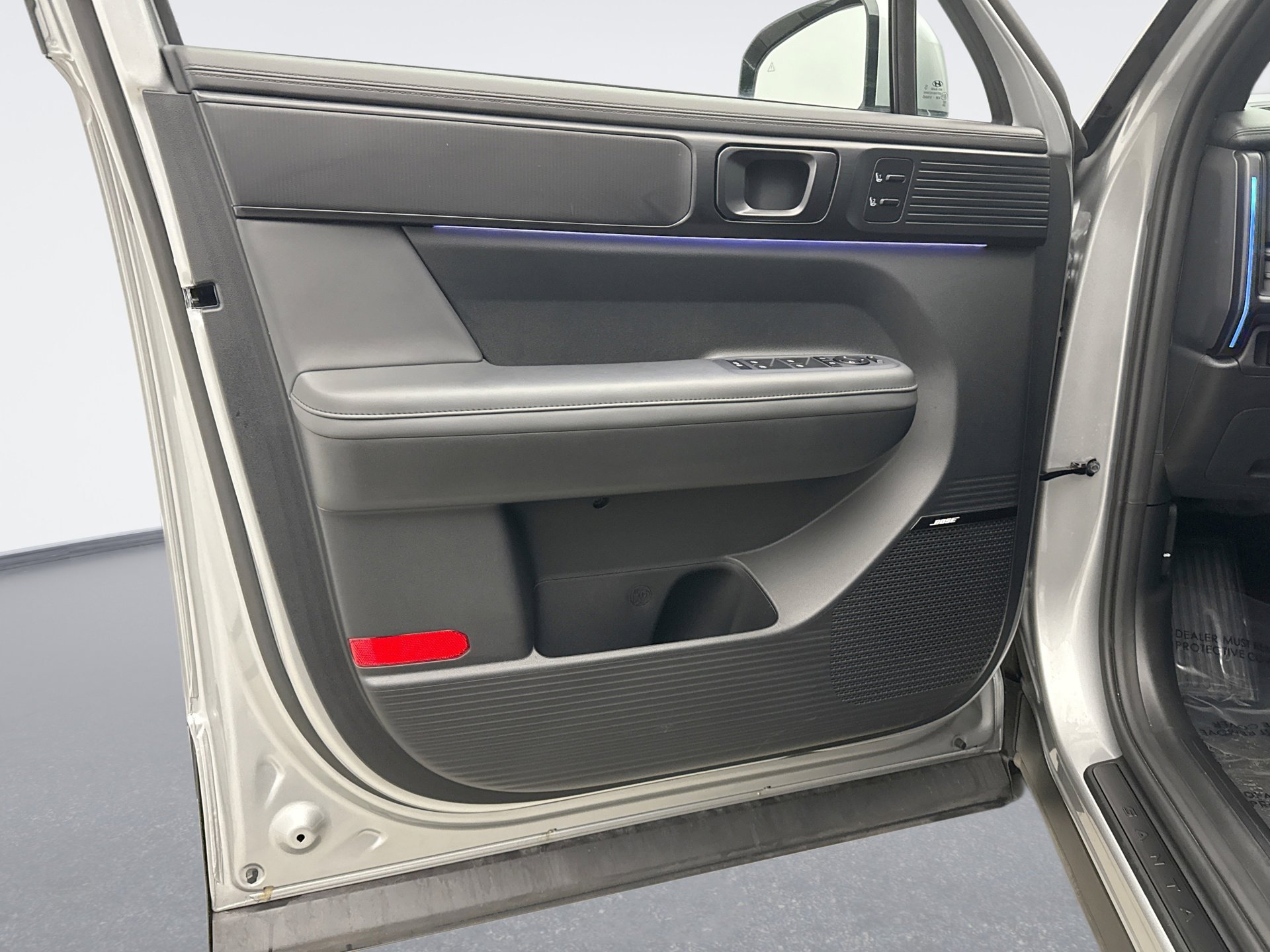 Used 2025 Hyundai Santa Fe Calligraphy image 9