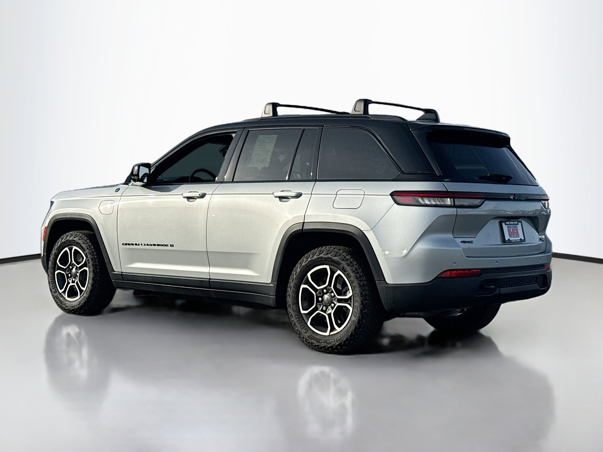 Used 2022 Jeep Grand Cherokee Trailhawk w/ Advanced Protech Group II image 13