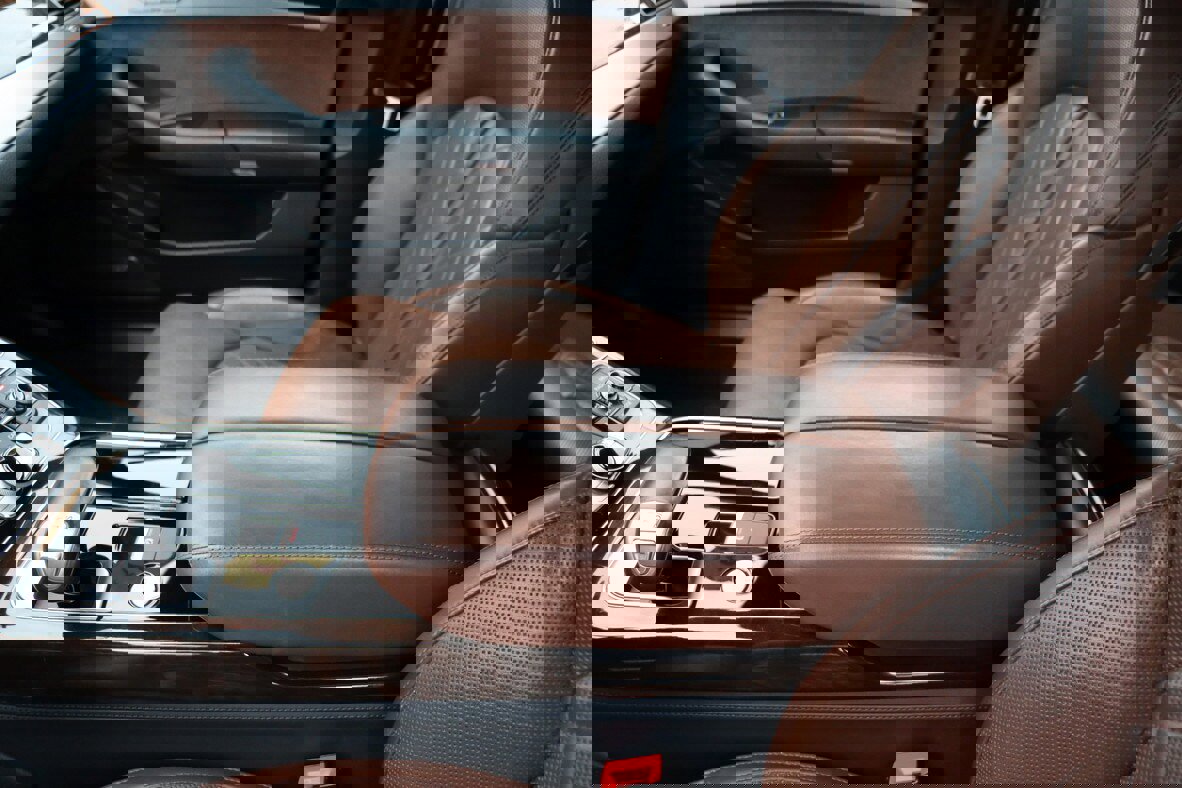 Used 2015 Audi A8 4.0T w/ Luxury Package image 23