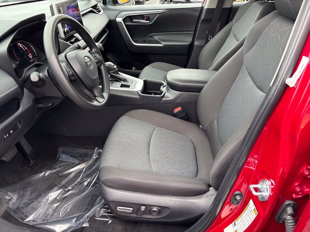 Certified 2025 Toyota RAV4 XLE AWD/4WD image 17