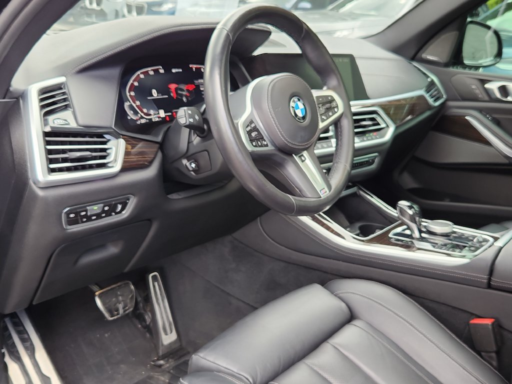 Used 2021 BMW X5 xDrive45e w/ M Sport Package AWD/4WD image 7